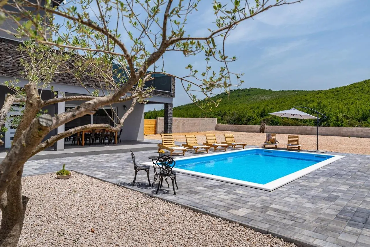 Villa Grigia Banjevci Croatia